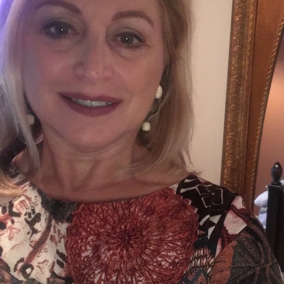 Meet your Posher, Rosann - Picture 3 of 3